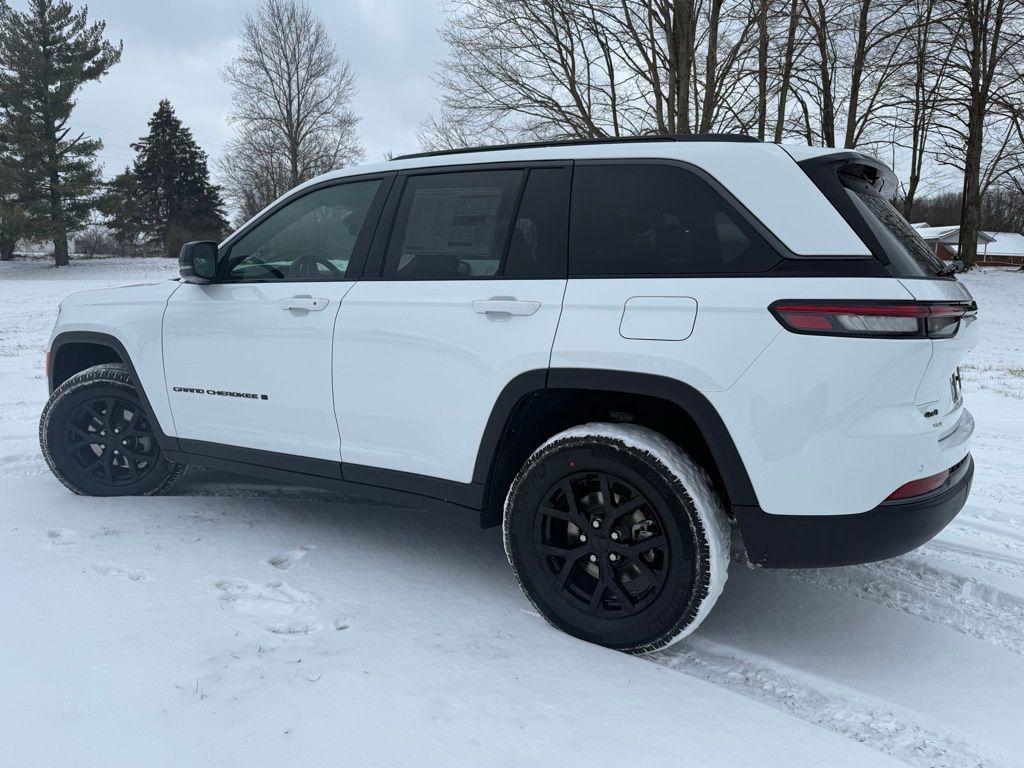 new 2026 Jeep Grand Cherokee car, priced at $45,363