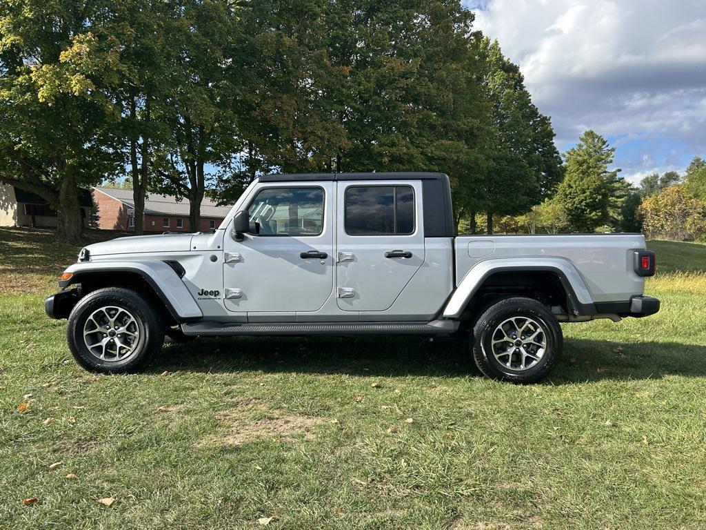 used 2024 Jeep Gladiator car, priced at $33,561