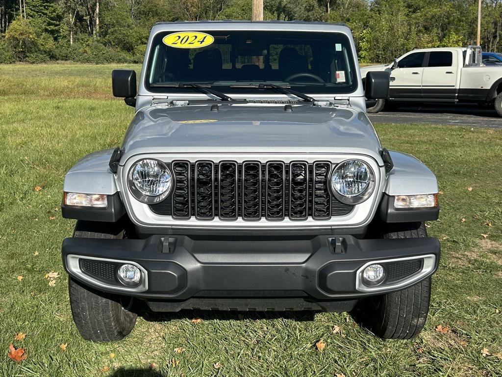 used 2024 Jeep Gladiator car, priced at $33,561