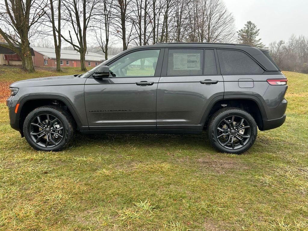 new 2025 Jeep Grand Cherokee car, priced at $48,731