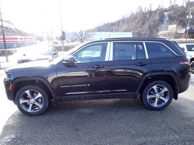 new 2026 Jeep Grand Cherokee car, priced at $43,926