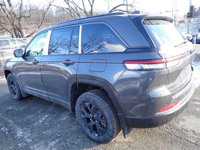 new 2026 Jeep Grand Cherokee car, priced at $41,979