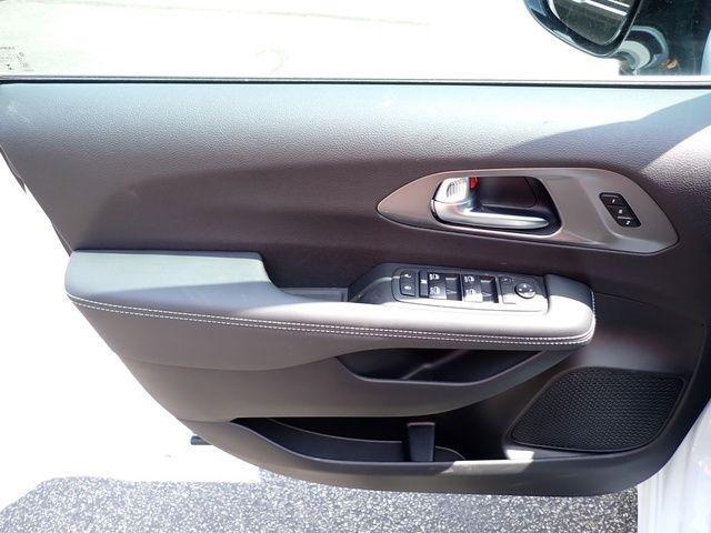 new 2025 Chrysler Pacifica car, priced at $42,144