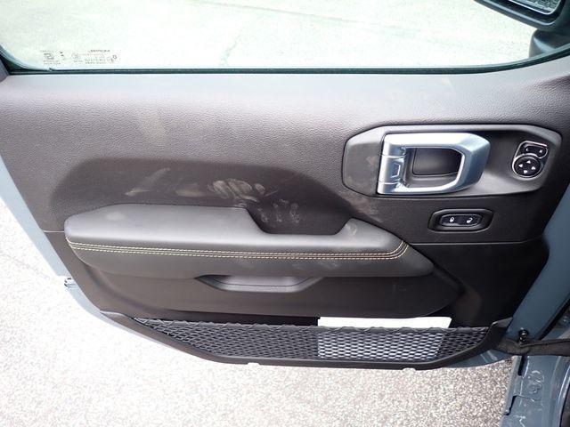 new 2026 Jeep Gladiator car, priced at $49,989