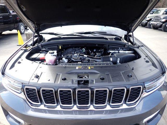 used 2025 Jeep Grand Cherokee car, priced at $39,995
