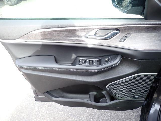 used 2025 Jeep Grand Cherokee car, priced at $39,995