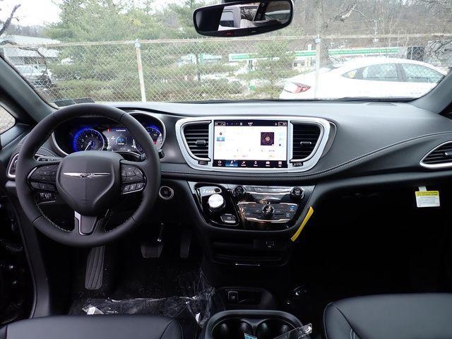 new 2026 Chrysler Pacifica car, priced at $47,918