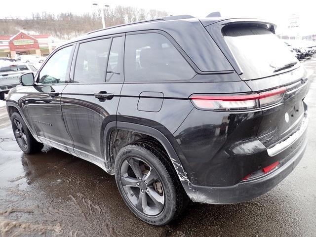used 2023 Jeep Grand Cherokee car, priced at $29,395