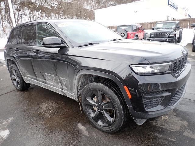 used 2023 Jeep Grand Cherokee car, priced at $29,395