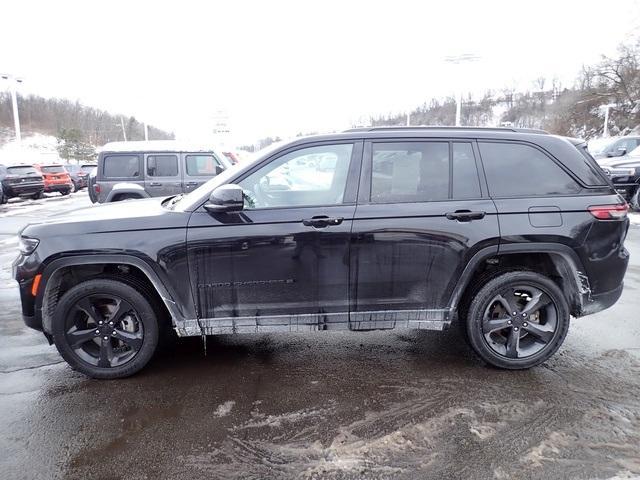 used 2023 Jeep Grand Cherokee car, priced at $29,395