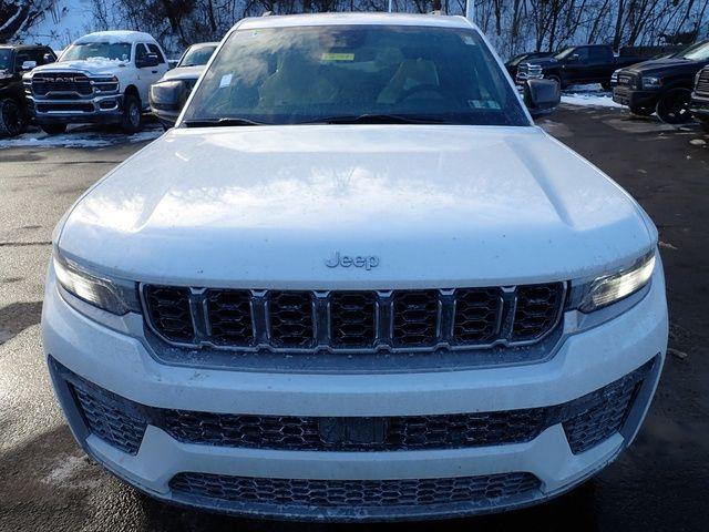 new 2026 Jeep Grand Cherokee car, priced at $47,326