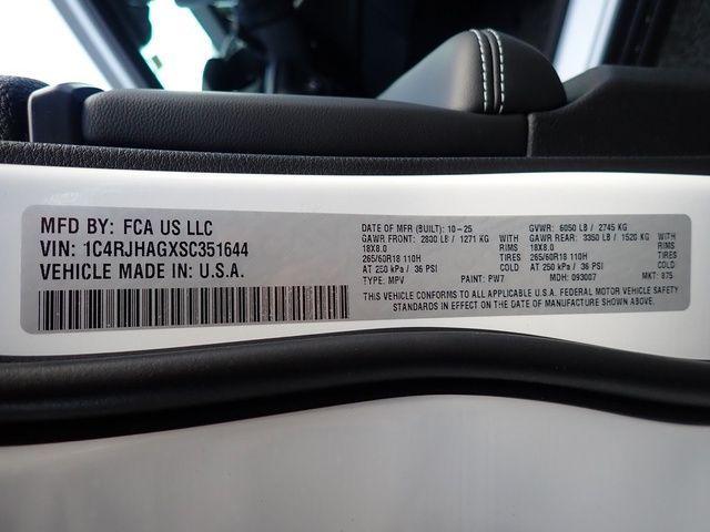 new 2025 Jeep Grand Cherokee car, priced at $38,640