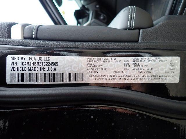 new 2026 Jeep Grand Cherokee car, priced at $50,989