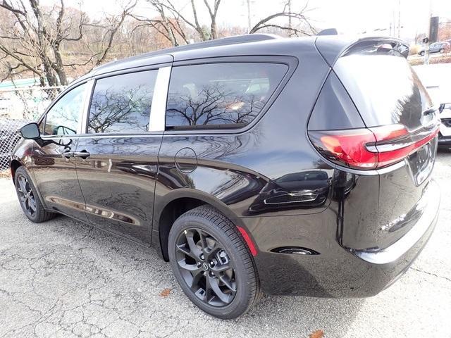 new 2026 Chrysler Pacifica car, priced at $47,743