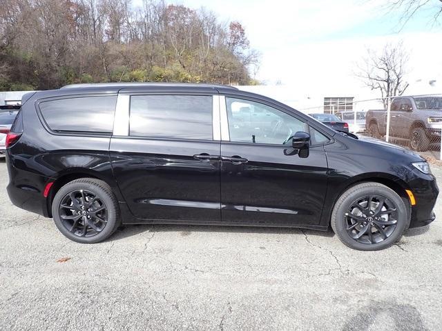 new 2026 Chrysler Pacifica car, priced at $47,743