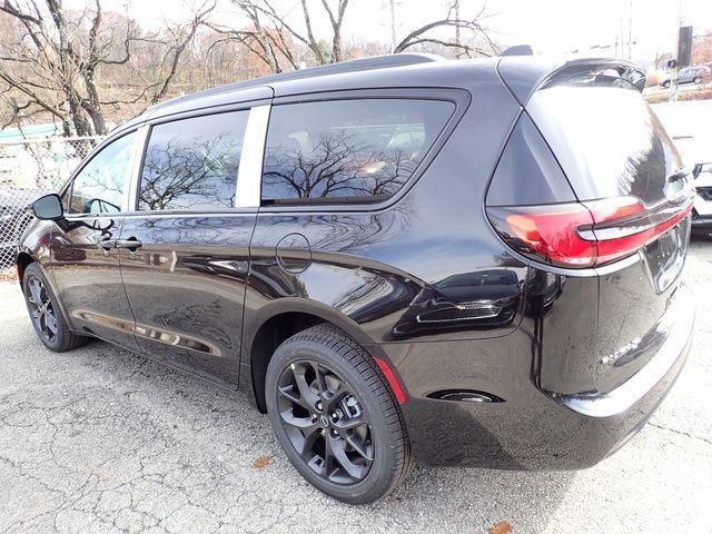 new 2026 Chrysler Pacifica car, priced at $47,643