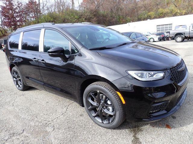 new 2026 Chrysler Pacifica car, priced at $47,643