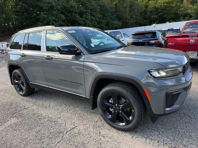 new 2027 Jeep Grand Cherokee car, priced at $51,660