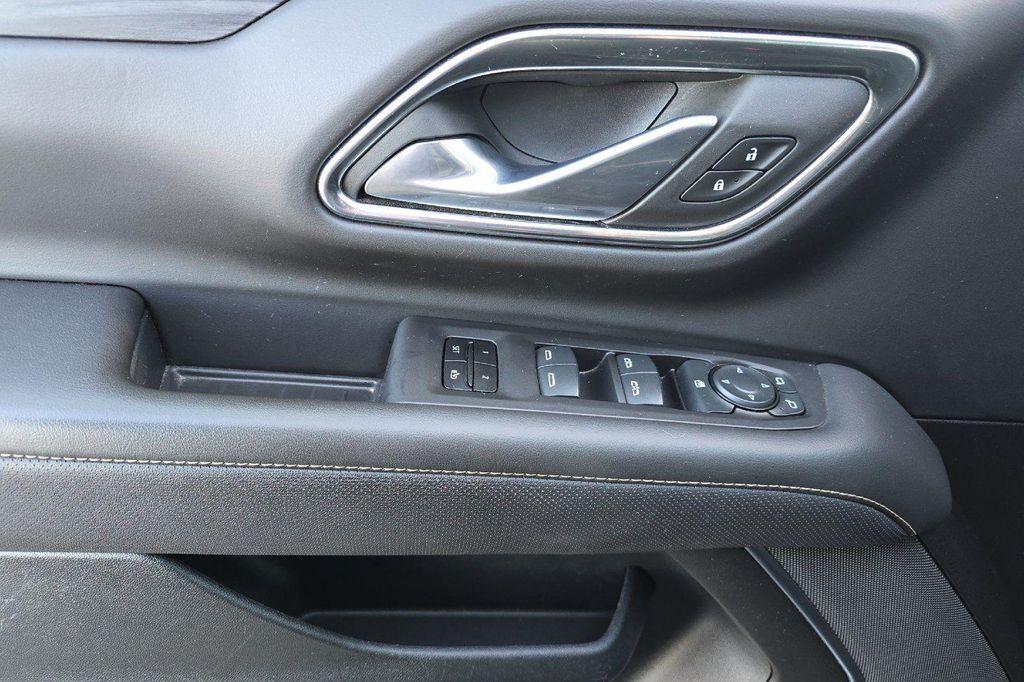 used 2024 GMC Yukon car, priced at $50,900