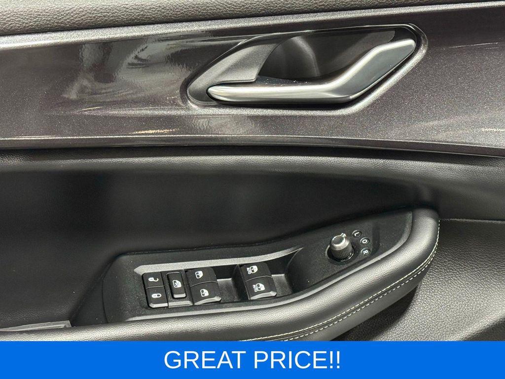 used 2023 Jeep Grand Cherokee car, priced at $28,499