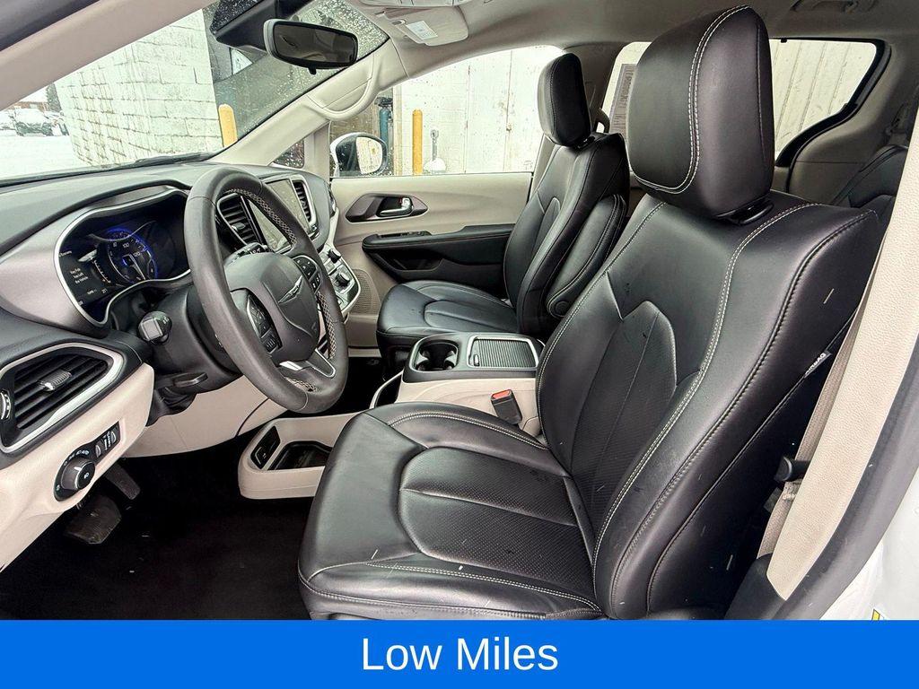 used 2023 Chrysler Pacifica car, priced at $22,754