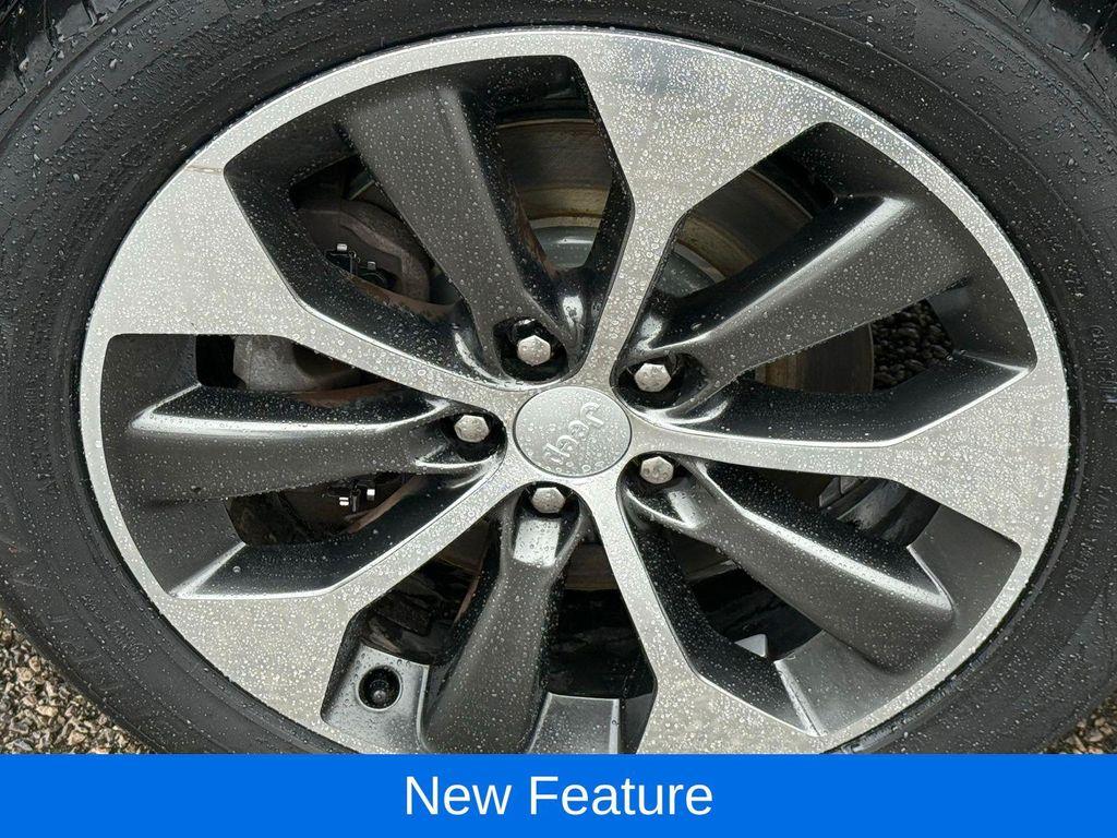 used 2019 Jeep Cherokee car, priced at $19,298