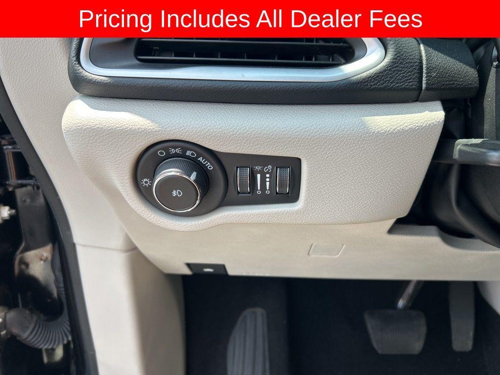 used 2024 Chrysler Pacifica car, priced at $26,816