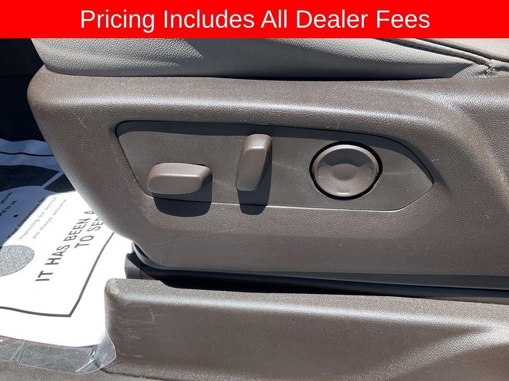 used 2024 GMC Yukon car, priced at $46,728