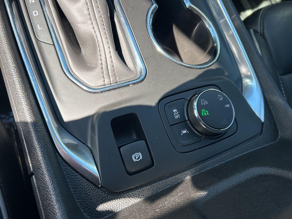 used 2021 Chevrolet Traverse car, priced at $29,344