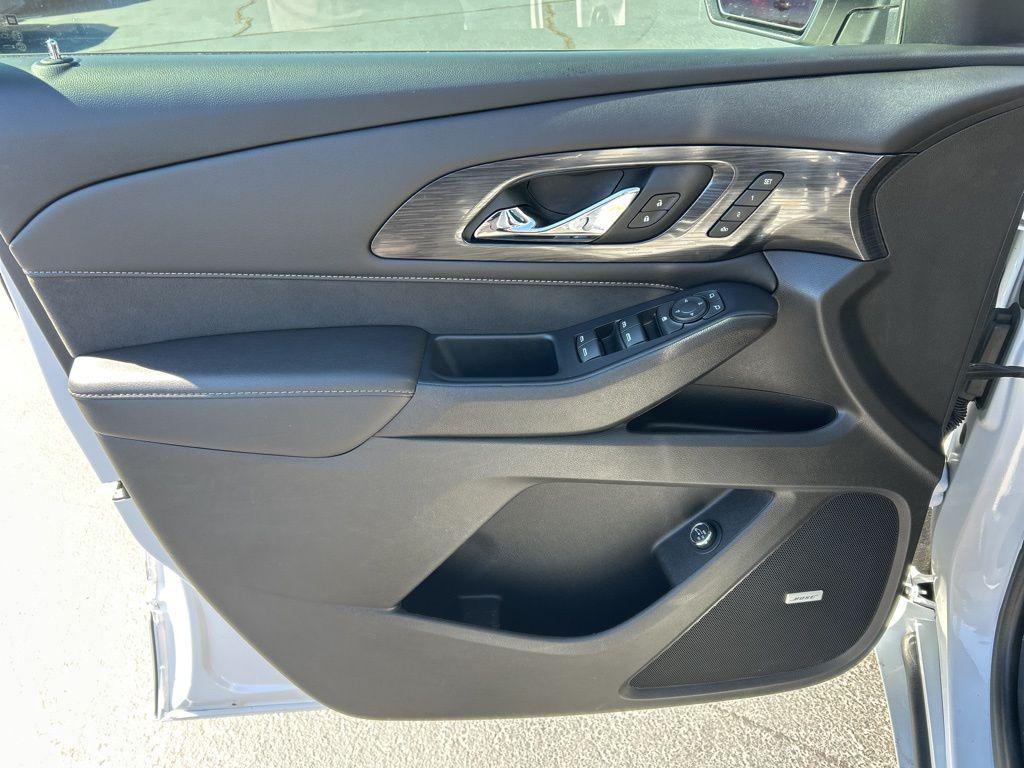 used 2021 Chevrolet Traverse car, priced at $29,344