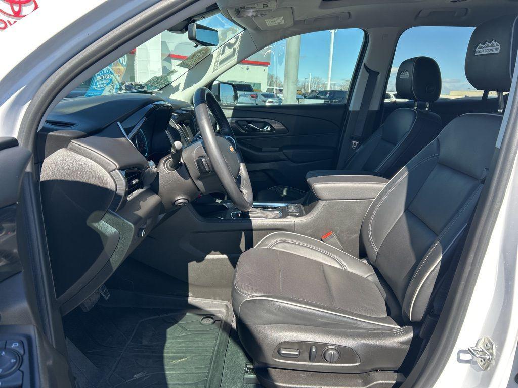 used 2021 Chevrolet Traverse car, priced at $29,344