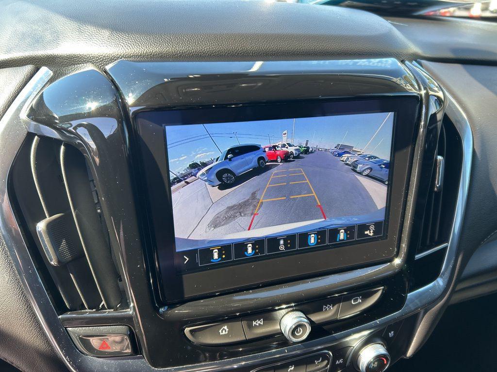 used 2021 Chevrolet Traverse car, priced at $29,344