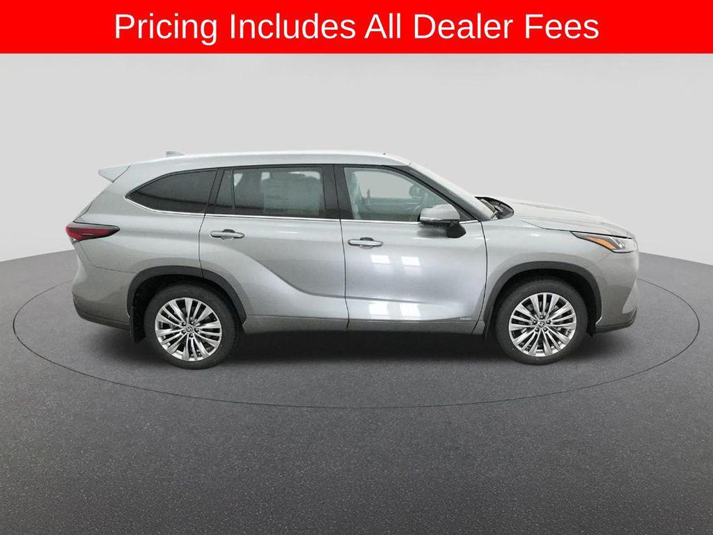 new 2026 Toyota Highlander Hybrid car, priced at $61,127