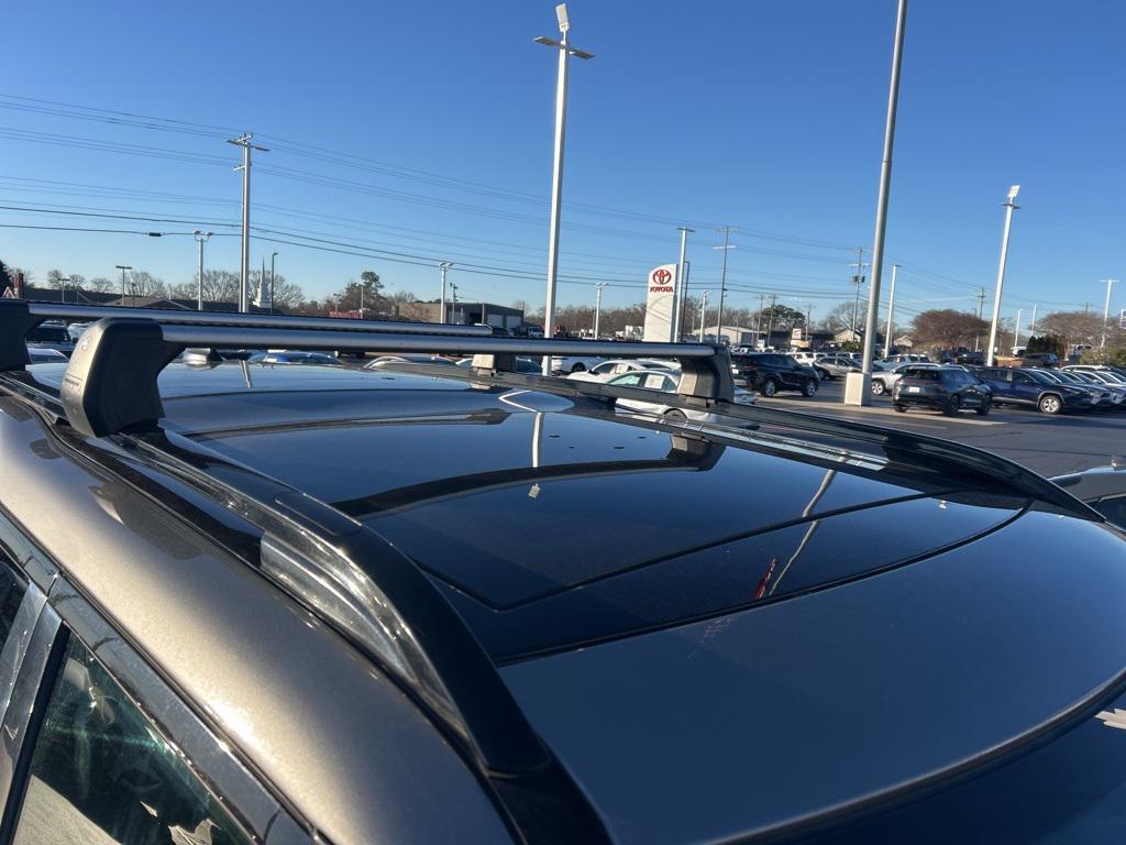 used 2019 Land Rover Discovery car, priced at $16,060