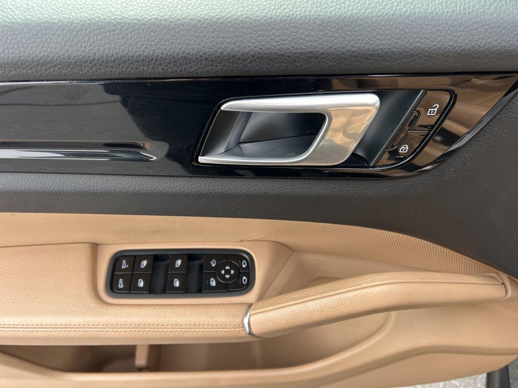 used 2019 Porsche Cayenne car, priced at $32,437