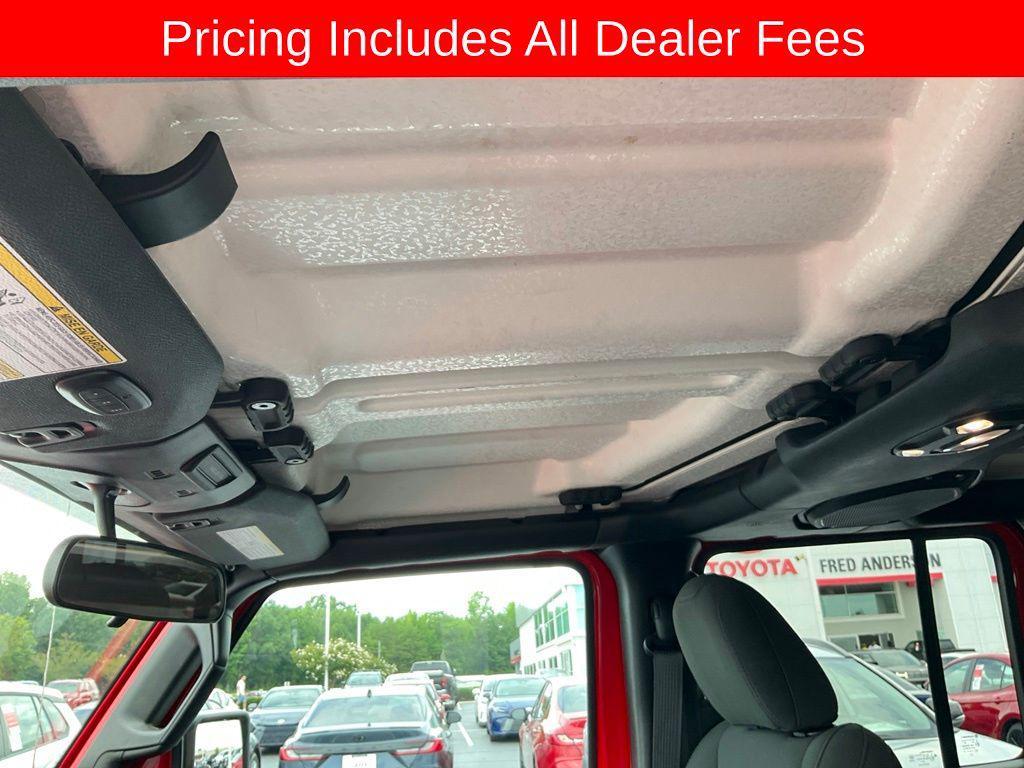 used 2021 Jeep Gladiator car, priced at $32,328