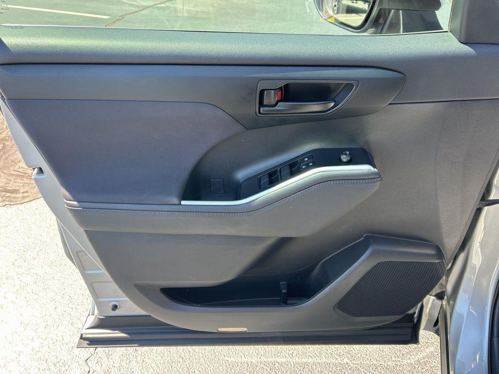 used 2024 Toyota Highlander car, priced at $38,450