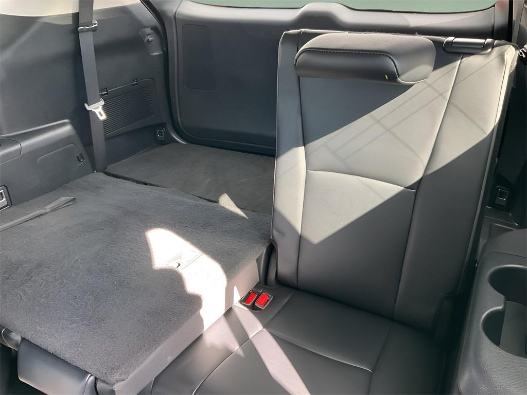used 2024 Toyota Highlander car, priced at $35,899