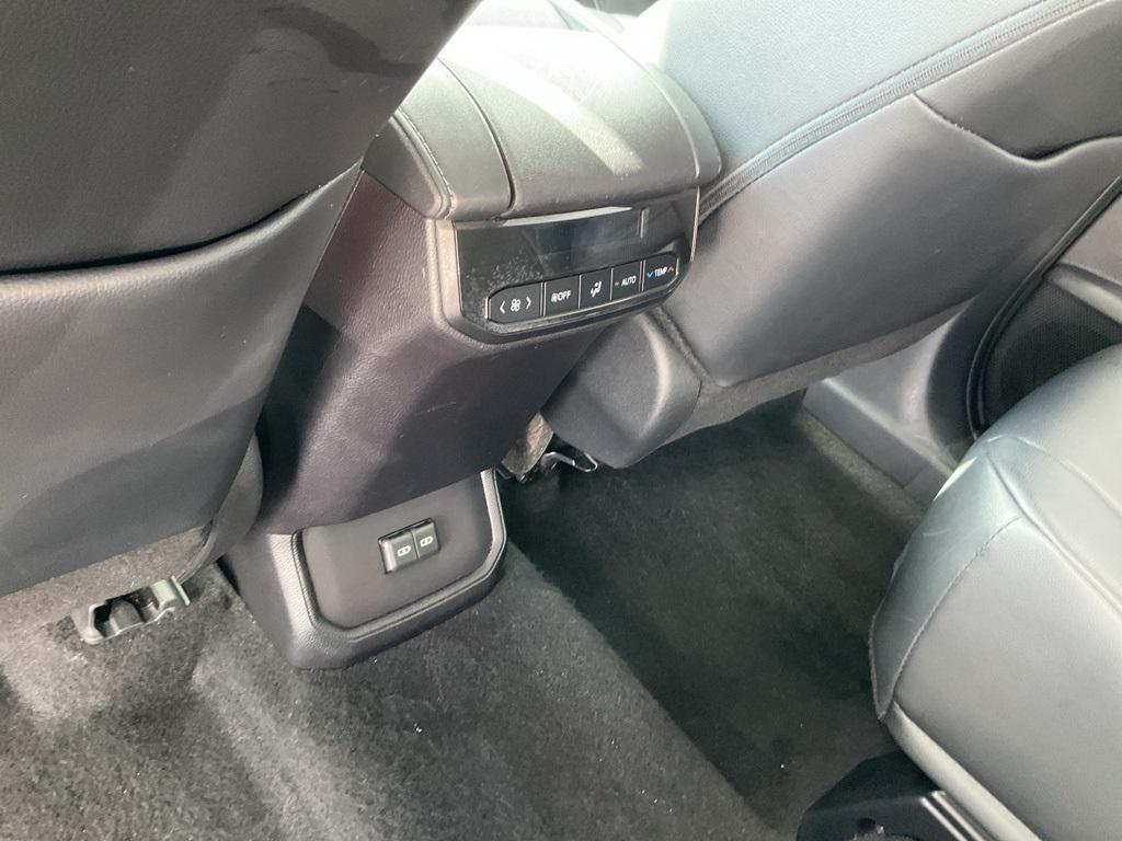 used 2024 Toyota Highlander car, priced at $35,899