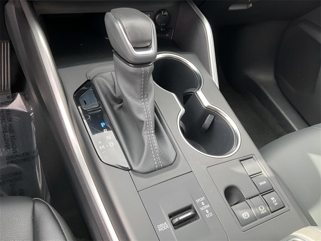 used 2024 Toyota Highlander car, priced at $35,899