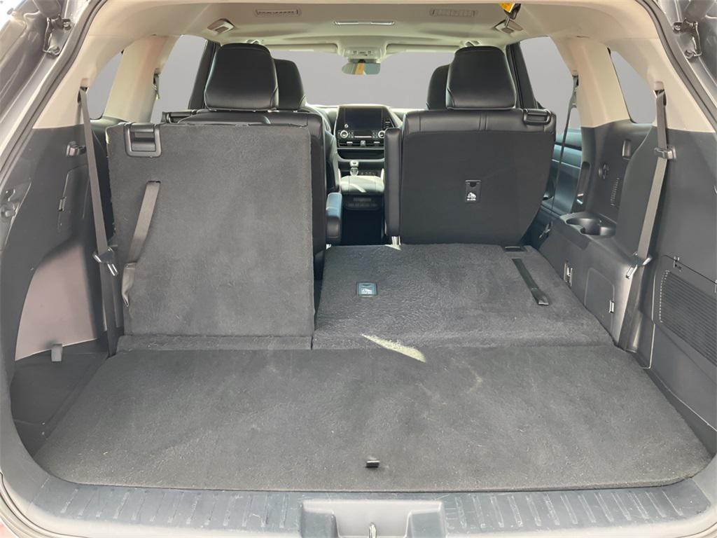 used 2024 Toyota Highlander car, priced at $35,899