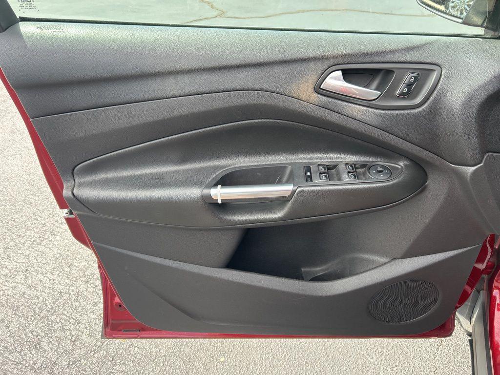 used 2013 Ford Escape car, priced at $5,887