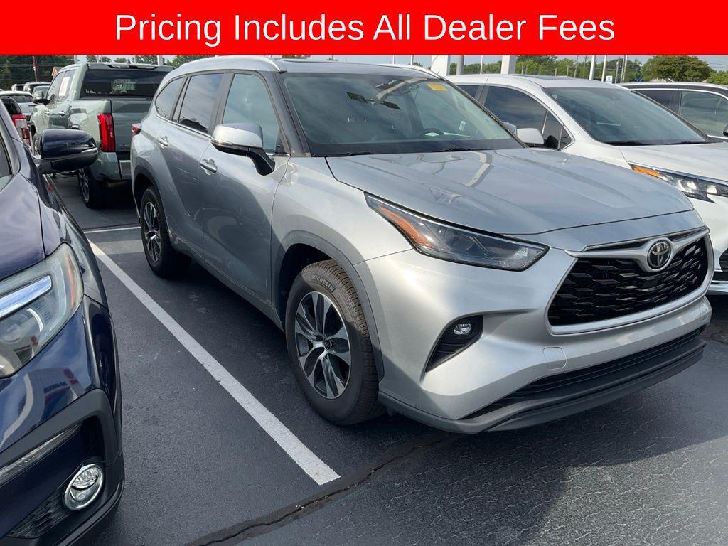 used 2023 Toyota Highlander car, priced at $33,213