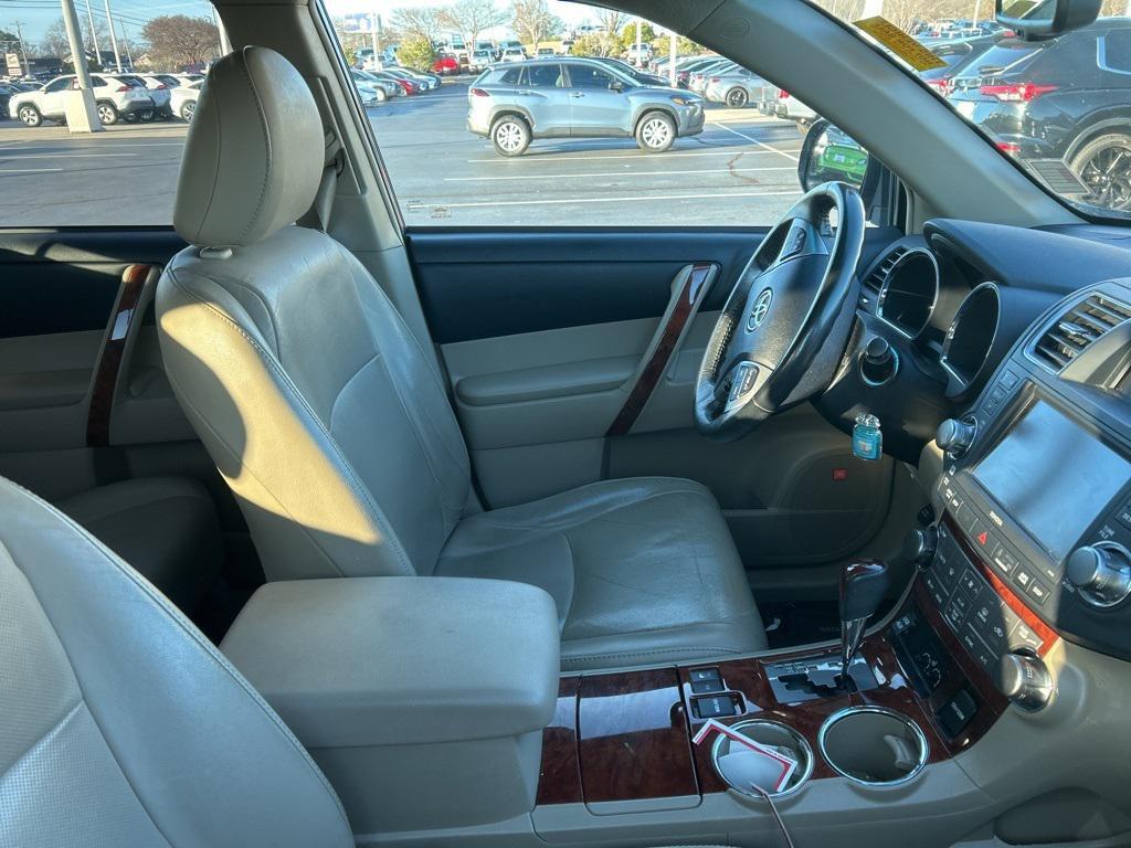 used 2012 Toyota Highlander car, priced at $13,821