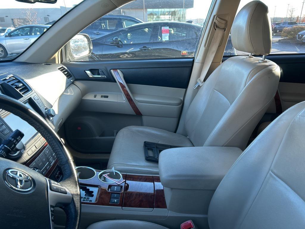 used 2012 Toyota Highlander car, priced at $13,821