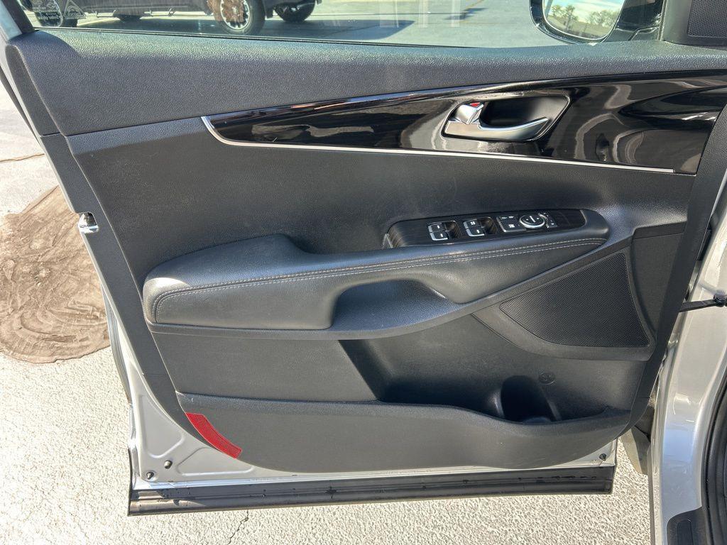 used 2019 Kia Sorento car, priced at $12,580