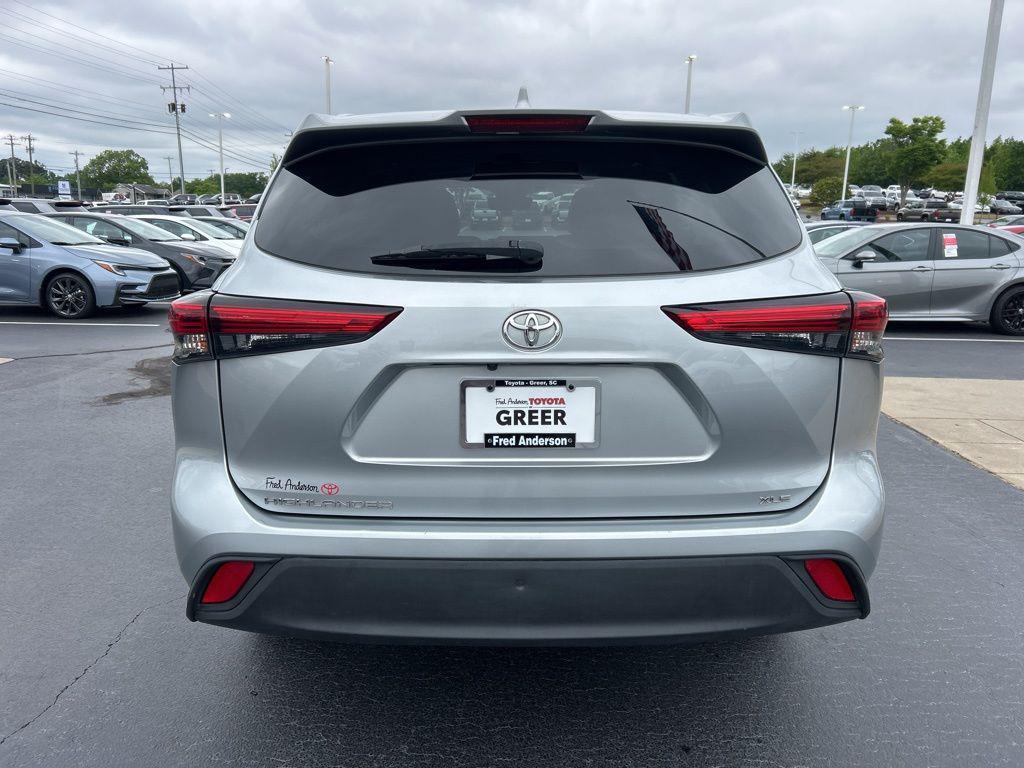 used 2021 Toyota Highlander car, priced at $32,441