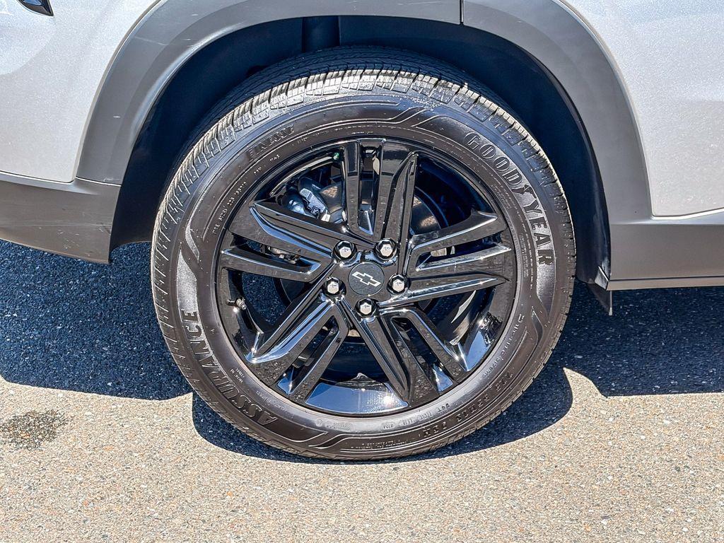 used 2025 Chevrolet Trax car, priced at $23,263