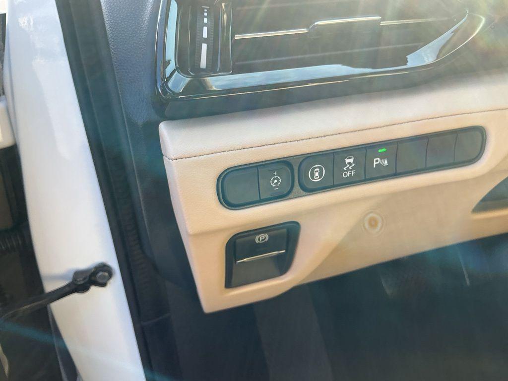 used 2023 Acura MDX car, priced at $39,530