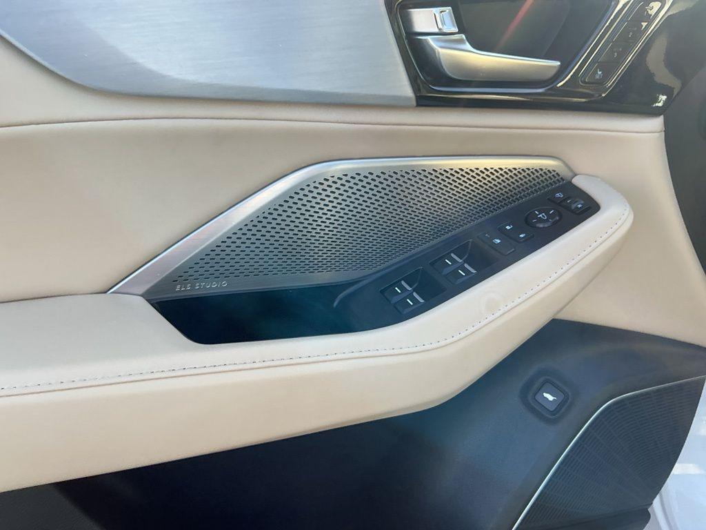 used 2023 Acura MDX car, priced at $39,530